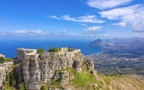 Villa Acquamarina: Sea, Coast, Coastal And Oceanic Landforms, Terrain, Ocean, Tourist Attraction, Hill Station, Bedrock, Promontory