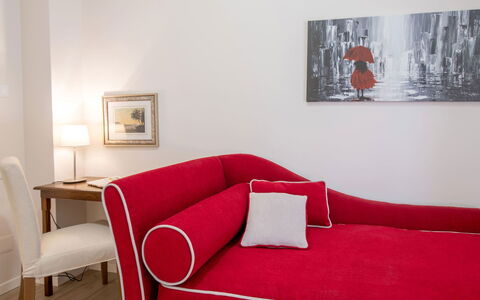 Apartment Bud: Furniture, Interior Design, Red, Couch, Textile, Flooring, Floor, Home, Living Room