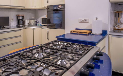 Villa Grazia: Kitchen Appliance, Kitchen, Kitchen Stove, Major Appliance, Gas Stove, Stove, Home Appliance, Countertop, Cooktop, Cabinetry