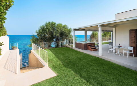 Villa Sea Star: Porch, Shade, Garden, Landscaping, Estate, Yard, Eco Hotel, Balcony, Backyard, Resort