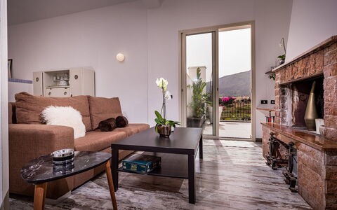 Casa Maurus: Furniture, Interior Design, Flooring, Floor, Wood, Couch, Ceiling, Room, Living Room, Lighting