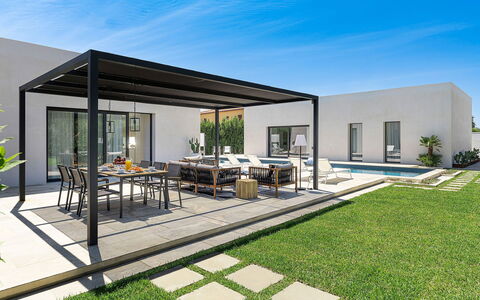 Villa la Isla: Garden, Outdoor Structure, Patio, Landscaping, Pergola, Shade, Courtyard, Outdoor Furniture, Design, Yard