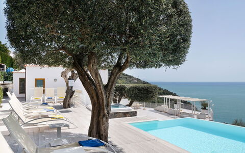Relais Nike: Swimming Pool, Resort, Sea, Balcony, Leisure, Villa, Shade, Coast, Estate, Vacation
