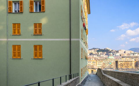 Da Federico, Apartment Genova Brignole: Blue, Daytime, Wall, Building, Apartment, Facade, Neighbourhood, Architecture, Residential Area, Urban Design