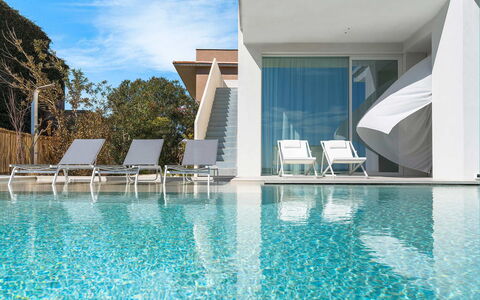 Villa Confini: Swimming Pool, Outdoor Furniture, Resort, Sunlounger, Hotel, Eco Hotel, Villa, Resort Town
