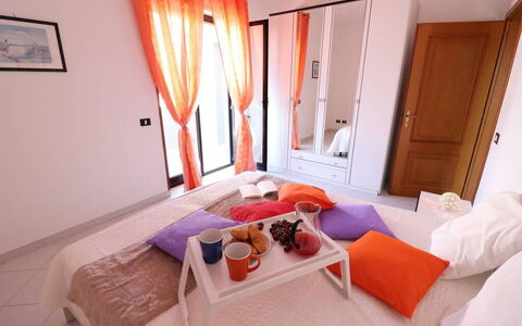 Gio: Furniture, Interior Design, Wood, Bedroom, Bed, Floor, Textile, Flooring, Room, Bed Sheet