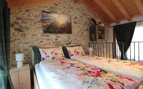 La Casetta dei Palù, Valdobbiadene: Furniture, Interior Design, Throw Pillow, Linens, Pillow, Floor, Room, Bedroom, Cushion, Bed