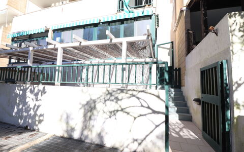 Noemi'S House in Otranto: Composite Material, Balcony, Metal, Fence, Handrail, Shade, Steel, Porch, Daylighting, Restaurant