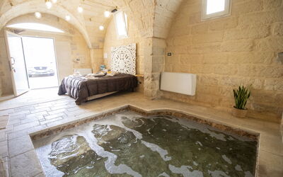 Accommodation:&nbsp;La Limesa Suite