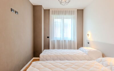 Accommodation:&nbsp;Garda Oasis and Horizon 500.4