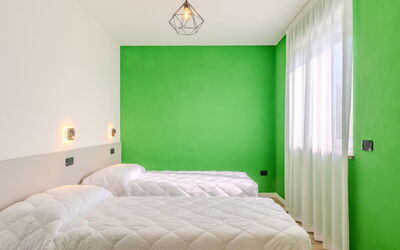Accommodation:&nbsp;Garda Oasis and Horizon 500.4