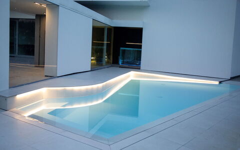 Villa Bilor Luxe: Composite Material, Swimming Pool, Design, Shadow
