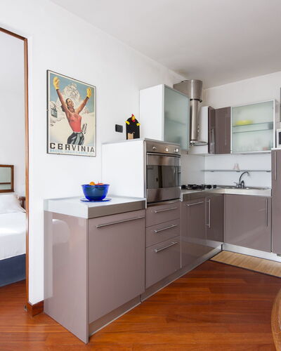 Solis Lux: Furniture, Interior Design, Flooring, Major Appliance, Cabinetry, Floor, Room, Kitchen Appliance, Kitchen, Home Appliance