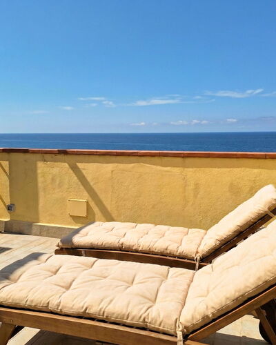Terrazza sul Golfo: Furniture, Wood, Outdoor Furniture, Sea, Chair, Ocean, Shade, Sunlounger, Hardwood, Wood Stain