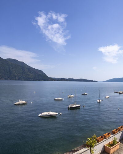 Leonard Lake: Water, Mountainous Landforms, Body Of Water, Boat, Mountain, Watercraft, Hill, Coastal And Oceanic Landforms, Waterway, Sea