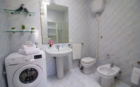 Anisia'S Home Otranto: Plumbing Fixture, Flooring, Bathroom, Floor, Toilet, Interior Design, Toilet Seat, Bathroom Sink, Sink, Plumbing
