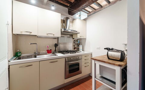 Le Loggine del Pignatello Apartment, Siena City: Kitchen Appliance, Kitchen, Countertop, Major Appliance, Cabinetry, Kitchen Stove, Home Appliance, Stove, Kitchen Sink, Interior Design