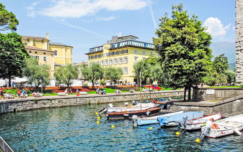 Antica Corte: Water, Body Of Water, Waterway, City, Summer, Town, Bank, Channel, Lake, Coastal And Oceanic Landforms