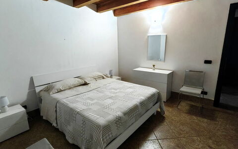 Villa del Monte: Bed, Bedroom, Floor, Bedding, Flooring, Interior Design, Furniture, Bed Sheet, Wall, Wood