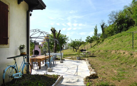 Villa 900 Design & Hills Escape: Bicycle, Bicycle Wheel, Garden, Backyard, Yard