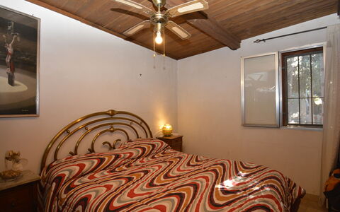 Ranch Salomonello: Interior Design, Wall, Furniture, Bed, Bedroom, Wood, Ceiling, Bed Sheet, Bedding, Flooring
