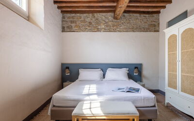 Accommodation:&nbsp;Pollera Nera