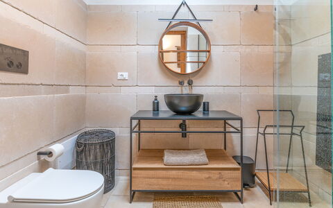 Le Camere di Corte Kalia by Raro Rooms: Flooring, Plumbing Fixture, Floor, Interior Design, Tile, Bathroom, Plumbing, Tap, Ceramic, Sink