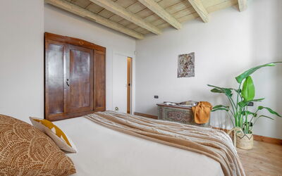 Accommodation:&nbsp;Biancospino
