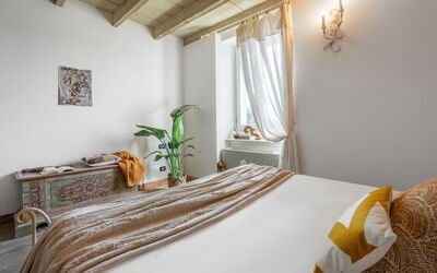Accommodation:&nbsp;Biancospino