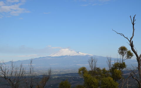 Villa Mameli: Sky, Mountainous Landforms, Mountain, Hill, Highland, Hill Station, Mountain Range, Fell, Slope