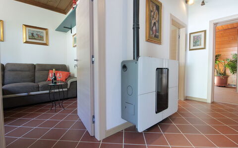 House Angy: Flooring, Floor, Home Appliance, Room, Machine, Houseplant, Wood Stain, Major Appliance, Tile, Wood Flooring