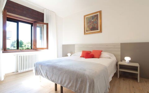 House Angy: Bed, Interior Design, Furniture, Bedroom, Wall, Flooring, Bed Sheet, Bedding, Floor, Wood