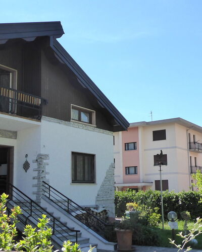 House Angy: Building, Window, House, Residential Area, Home, Architecture, Roof, Door, Human Settlement, Cottage