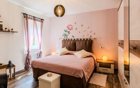 La Casetta di Lulù: Furniture, Interior Design, Bed, Bedroom, Floor, Flooring, Wood, Bed Sheet, Room, Bedding