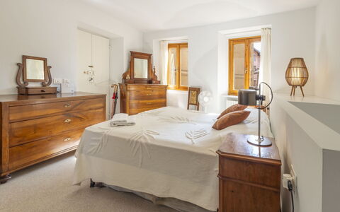 La Giuseppina: Furniture, Bed, Bedroom, Interior Design, Wall, Bedding, Wood, Bed Sheet, Drawer, Flooring