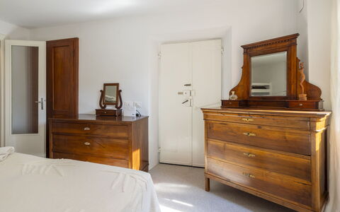 La Giuseppina: Furniture, Bed, Interior Design, Flooring, Drawer, Bedroom, Cabinetry, Floor, Wood, Dresser
