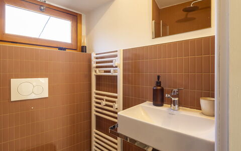 La Giuseppina: Flooring, Wall, Floor, Plumbing Fixture, Interior Design, Wood, Ceiling, Tap, Plumbing, Bathroom