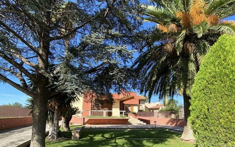 Villa Billona: Tree, Leaf, Lawn, Garden, Woody Plant, Shade, Hacienda, Landscaping, Driveway