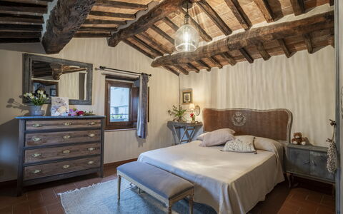 La Casa del Grillo Parlante: Furniture, Bedroom, Bed, Interior Design, Home, Bedding, Bed Sheet, Flooring, Linens, Lighting