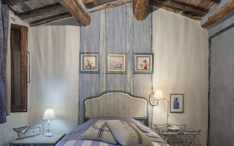 La Casa del Grillo Parlante: Furniture, Bedroom, Interior Design, Wood, Linens, Bed, Textile, Bed Sheet, Bedding, Home
