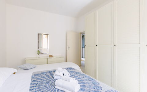 Fano Mare: Interior Design, Floor, Wood, Bedroom, Flooring, Furniture, Textile, Bed, Room, Home