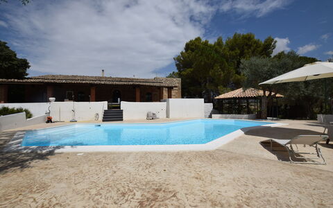 Villa Chiaramonte Gulfi: Architecture, Swimming Pool, House, Estate, Shade, Resort, Hacienda, Eco Hotel, Farmhouse, Villa