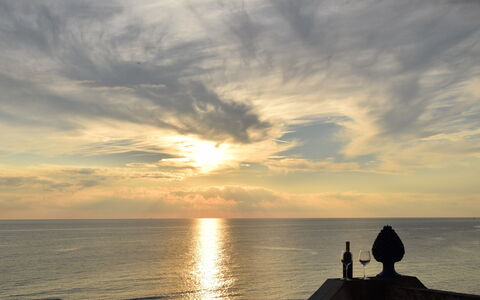 Appartamento Tramonto sul Mare: Sky, Horizon, Water, Cloud, Daytime, Body Of Water, Water Resources, Sea, Sunset