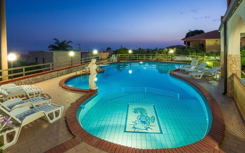 Villa Sole Mare: Resort, Swimming Pool, Hotel, Eco Hotel, Villa, Resort Town
