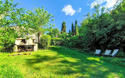 Shelter in the Heart of Tuscany