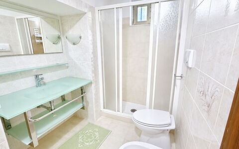 Porto Luna 1: Bathroom Sink, Flooring, Plumbing Fixture, Floor, Interior Design, Sink, Bathroom, Tap, Plumbing, Furniture