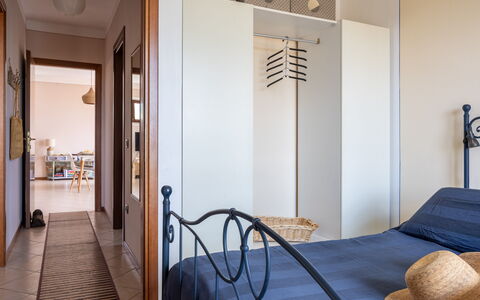 Terrazza sulla Luna, Casciana Terme: Furniture, Interior Design, Flooring, Floor, Bed, Wall, Bedroom, Wood, Room, Ceiling
