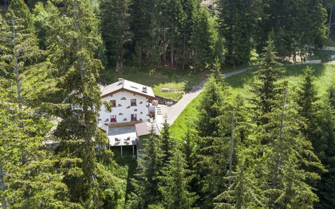 Chalet Ralon: Tree, Forest, Larch, Cottage, Hill Station, Evergreen, Tropical And Subtropical Coniferous Forests, Mountain Village