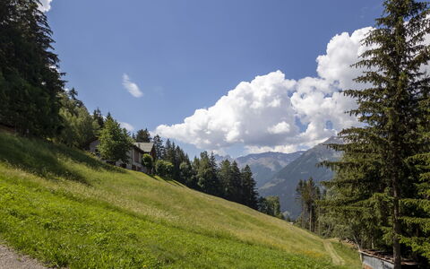 Chalet Ralon: Sky, Mountainous Landforms, Tree, Grass, Mountain, Nature, Green, Natural Environment, Hill, Natural Landscape