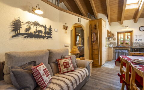 Chalet Ralon: Furniture, Wall, Wood, Interior Design, Home, House, Living Room, Couch, Ceiling, Flooring